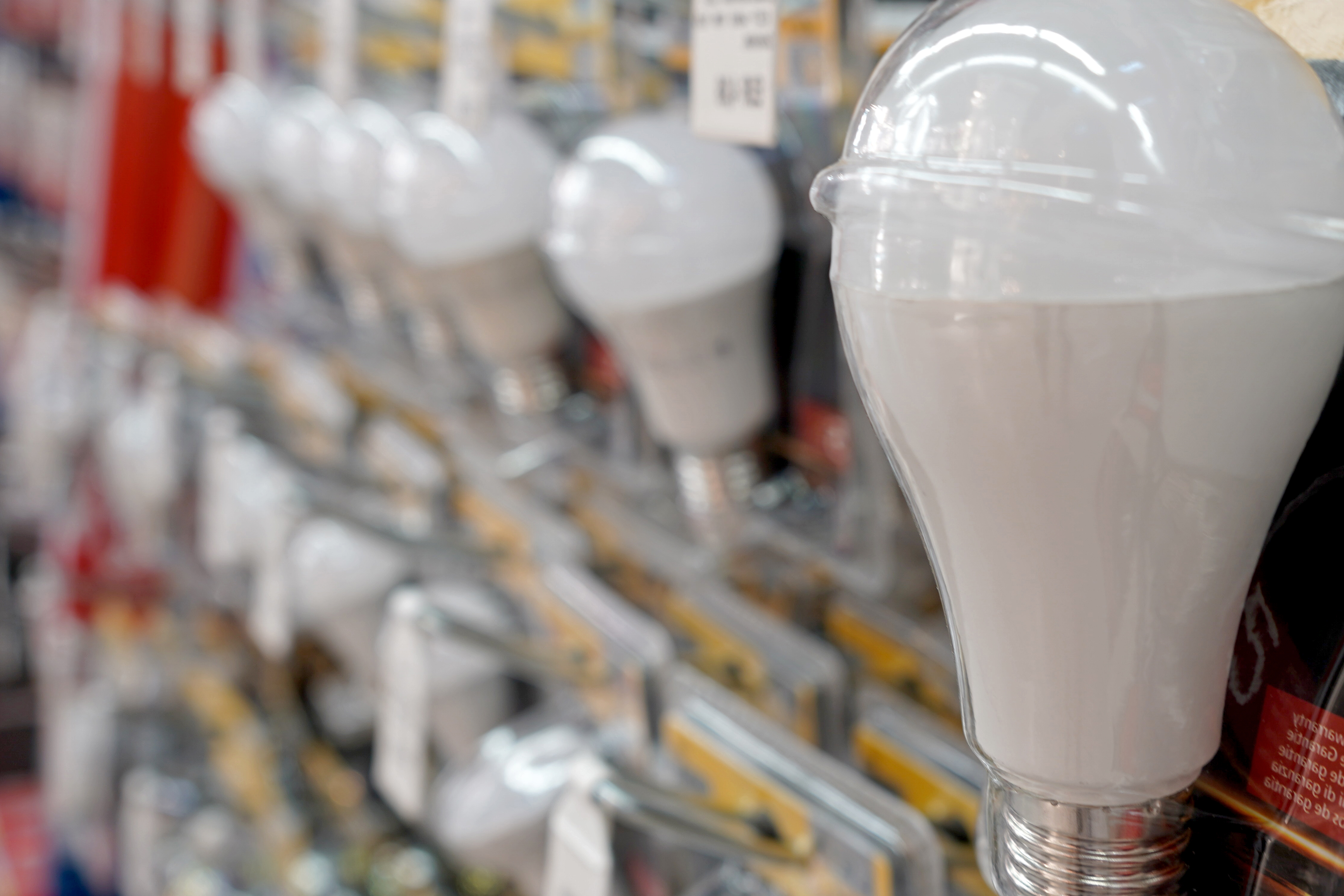 Glühbirne, Leuchtmittel, LED, Lampen, Leuchten, E27, Helligkeit, dimmen, Eglo, Briloner